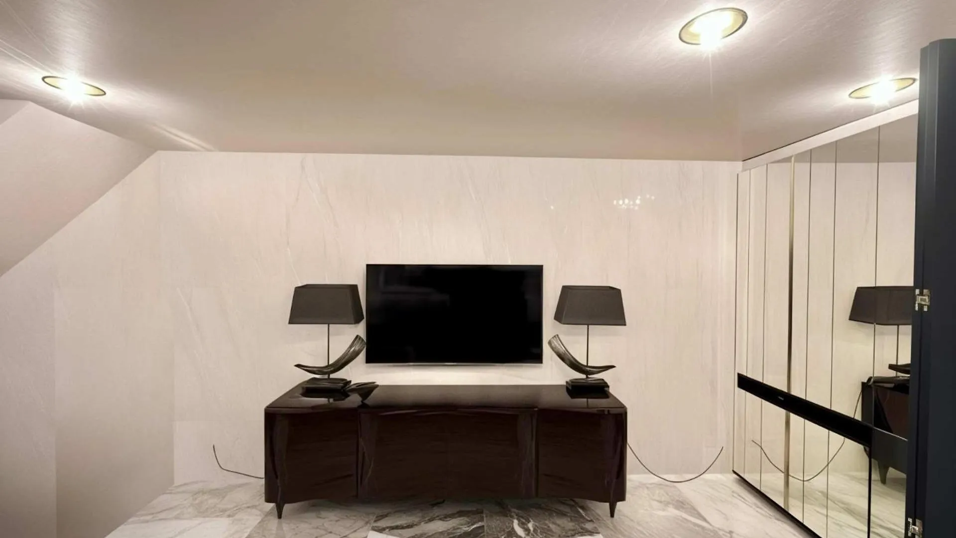 Homeby, Casa Cornalia Milan Italy