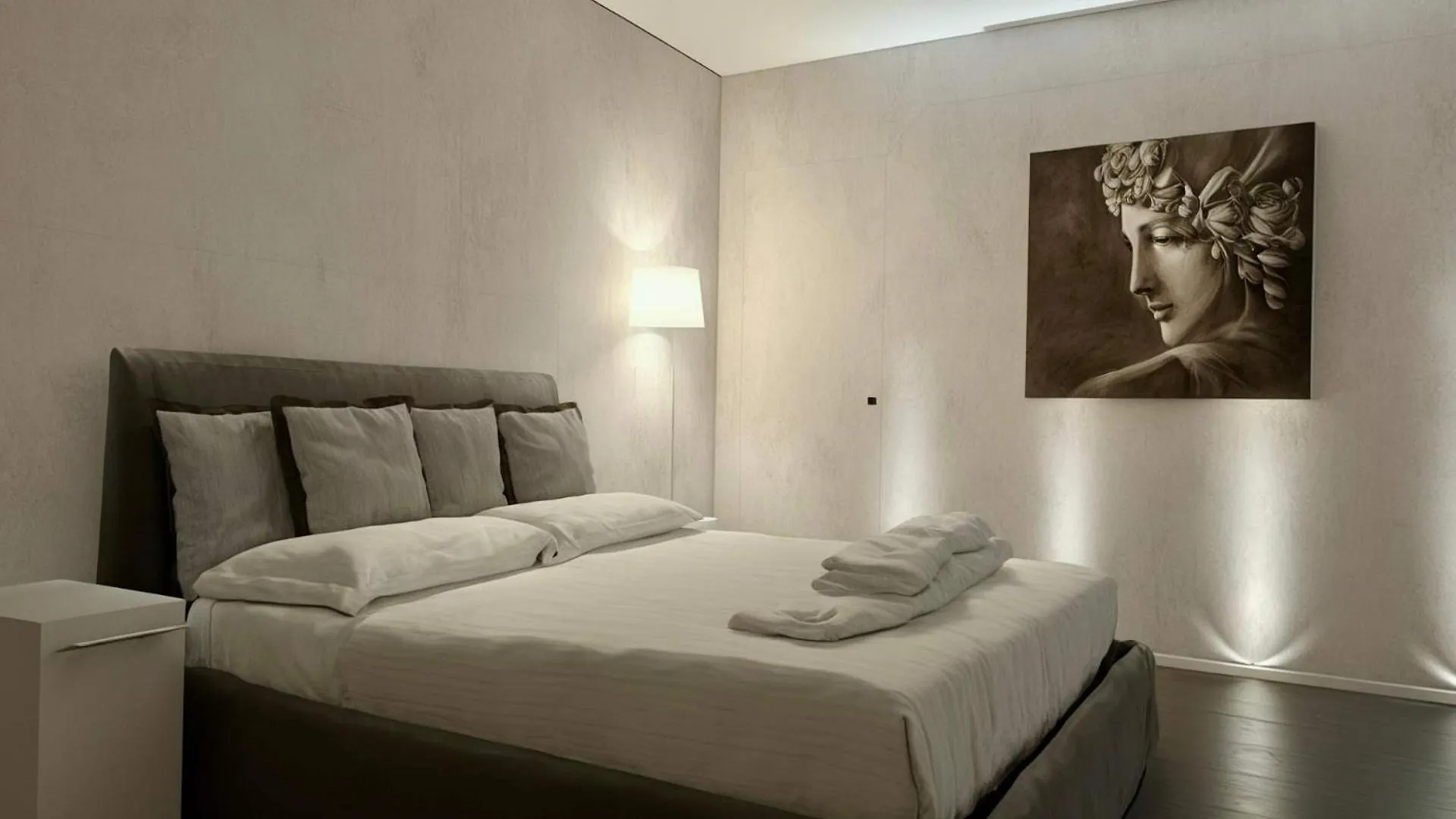 Homeby, Casa Cornalia Milan 0*,  Italy